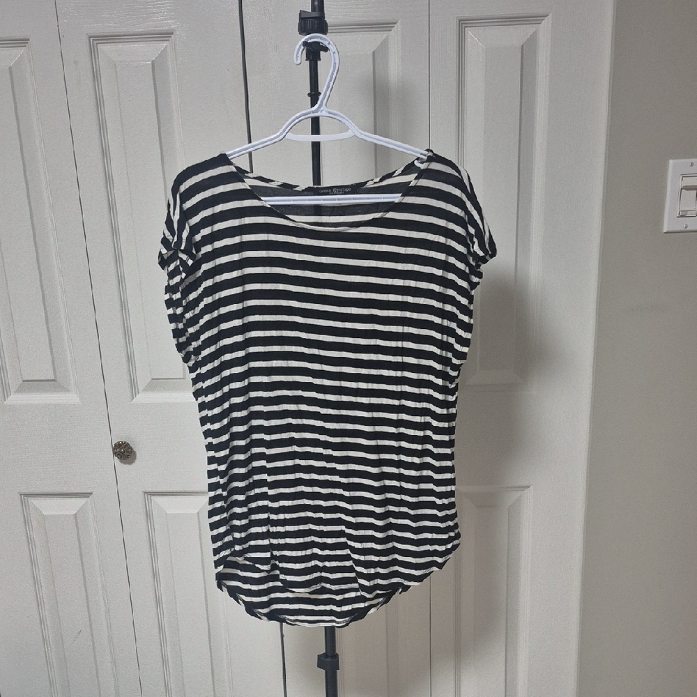 Green Envelope Black and White Fitted Short Sleeve Tee